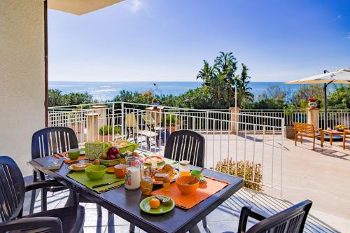 2 bedrooms, 4 beds