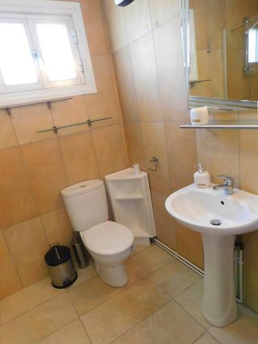 Sea view apartment, close to amenities
