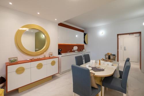 Vitosha Blvd 3-Bedroom, 2-Bathroom Lux Suite, Sofia (Foto 10)