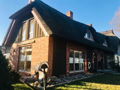 "Bootsschuppen" by Ferienhaus Strandgut in Born, Deutschland