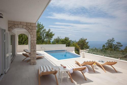 Villa Vintage & Modern a luxury villa in Tucepi - image 13