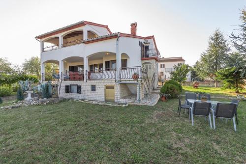 Apartmani Katalin in Musalez