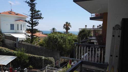  Tranquillo quadrilocale vista mare, Pension in Sanremo