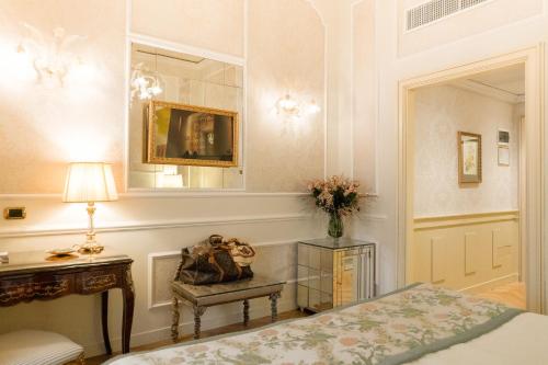 Classic Double or Twin Room image 5