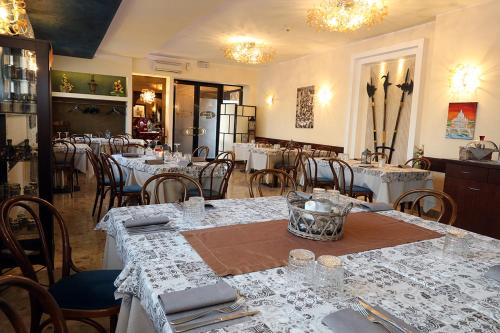 Hotel Al Castello - image 3