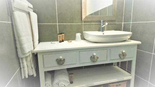 Budget Triple Room image 3
