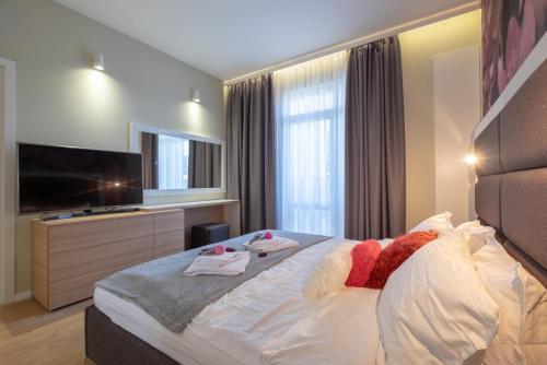 Vitosha Blvd Luxury 2-Bedroom, 2-Bathroom with Balcony, Sofia (photo 8)
