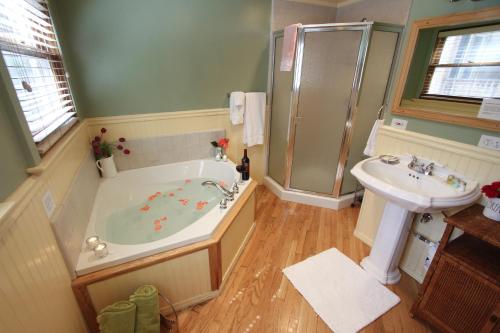 Vannas istaba, ELLIOTT HOUSE BED & BREAKFAST in Shaver Lake (CA)