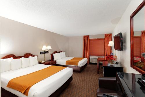 2 queen beds