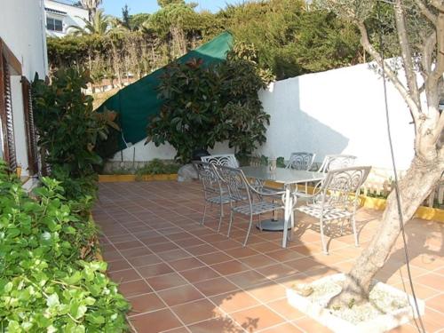 Montse - image 11