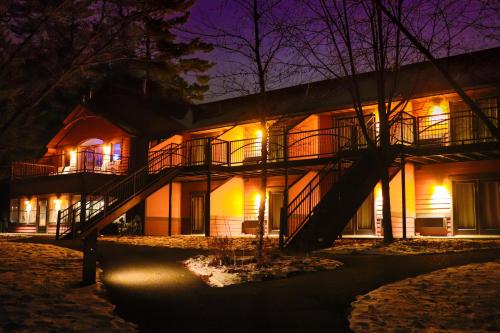 Exterior view, Good Ol Days Resort in Nisswa (MN)