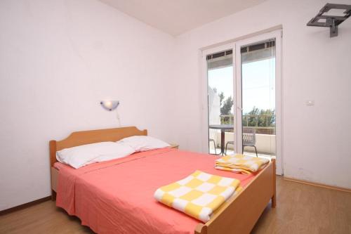 Apartments with a parking space Sveta Nedilja Hvar - 8792 - image 2