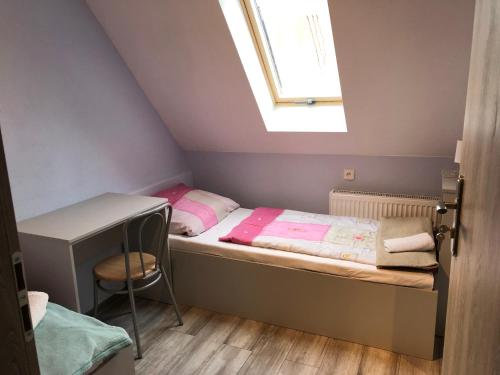 2 twin beds