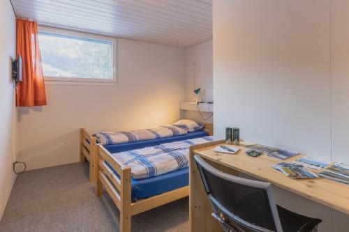 room detail thumbnail 1