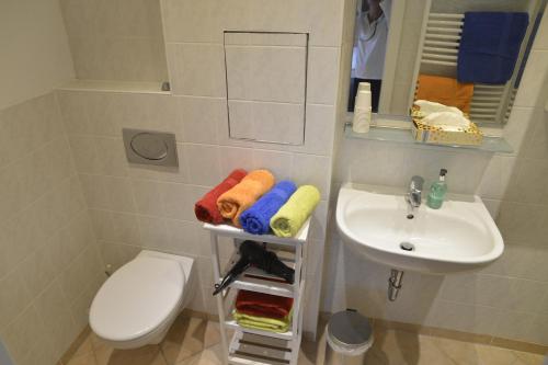 flat2let Apartment 2 2.3km von Schwanheim entfernt