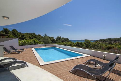 Villa Sunrise Premantura Sea View - image 6
