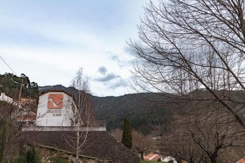 Loriga Hostel - Feel Nature in Linhares Da Beira