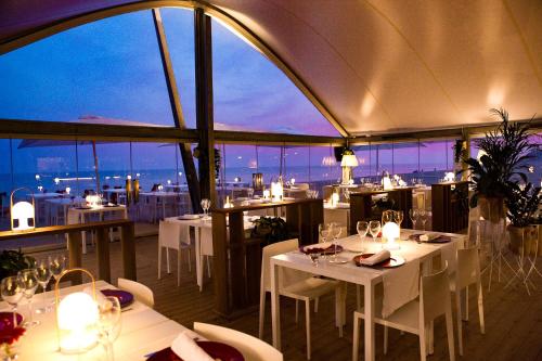 餐廳, Hotel Bernat II 4*Sup in 卡萊利亞