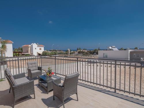 Beautiful 5 Star Holiday Villa in a Prime Location in Protaras Book Early to Secure Your Dates Protaras Villa 1250 - image 4