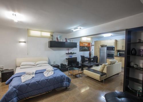 Beautiful 5 Star Holiday Villa in a Prime Location in Protaras Book Early to Secure Your Dates Protaras Villa 1269 - image 3