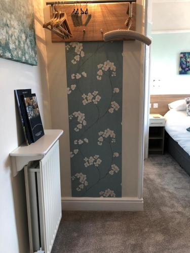 King Double Room image 8