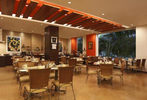 Restaurant, Lemon Tree Hotel Chennai in Chennai