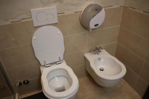 R.T. HOUSE'S, Rome (photo 9)