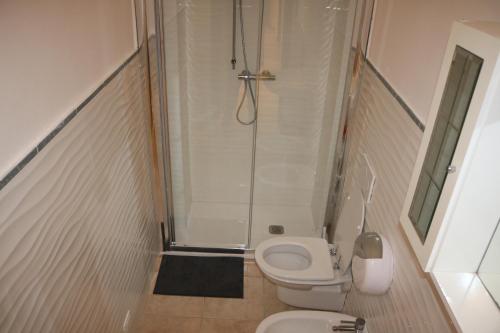R.T. HOUSE'S - image 7