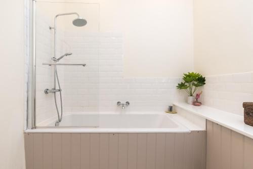 Charming, Central & Spacious Georgian 3 bed APT, Édimbourg (photo 10)