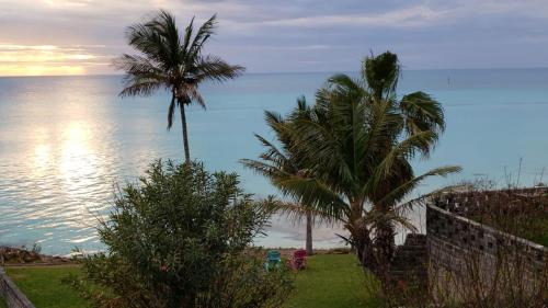 景色, Pauls Oceanview with Amazing Sunsets in パジェット