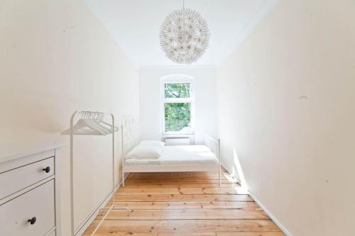 Magnificent turn of century flat (legal), Berlin (Foto 7)