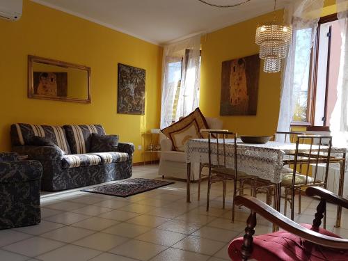 Moro Dal Castel - Appartamento Al Castel - Apartment - Castelnuovo del Garda