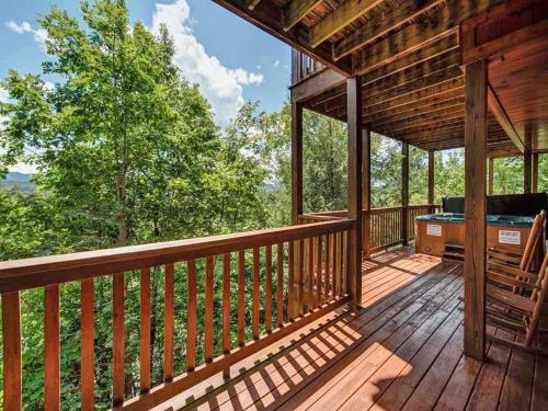 Eagles Point Lodge 4 Bedrooms Sleeps 16 View Pool Access Game Room - main image