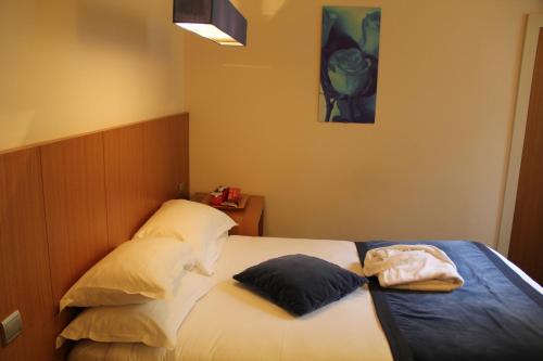 Westside Arc de Triomphe Hotel - image 13