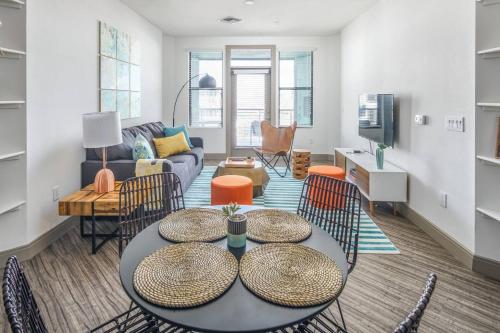 Lavish 2BR on Tempe Town Lake #4032 by WanderJaunt - image 5