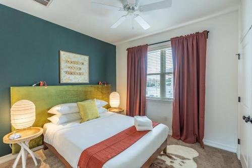 3BR Townhome near UT Austin by WanderJaunt - image 9