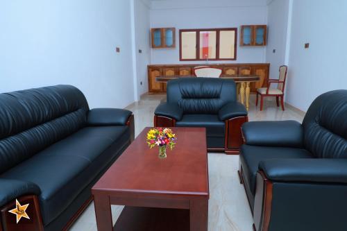 RJ Mahaal Hotel in Kilinochchi