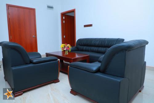 RJ Mahaal Hotel in Kilinochchi