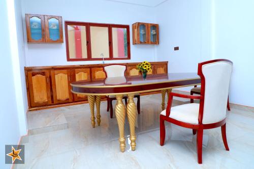 RJ Mahaal Hotel in Kilinochchi