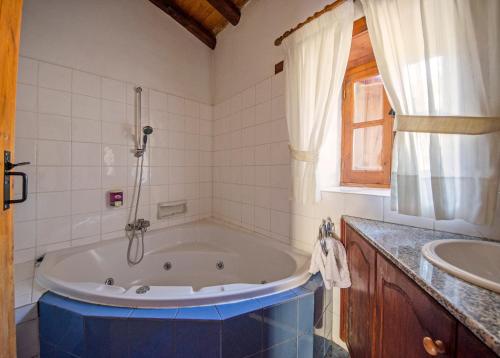 Linos Inn - main image
