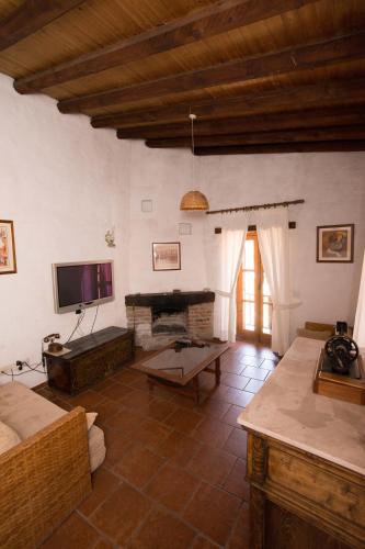 Linos Inn - image 6