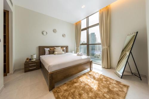 1 Bedroom Apartment in Dubai Marina by Deluxe Holiday Homes - image 1