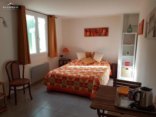 Chambre independante Gareoult chambre d'hôte Bois de Garéoult