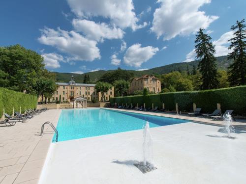 Historical castle in Montbrun les Bains with pool gîte à louer Barret-de-Lioure