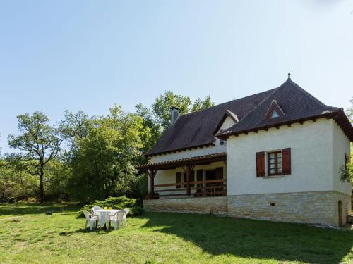 Serene Holiday Home in Labastide-du-Vert with Garden