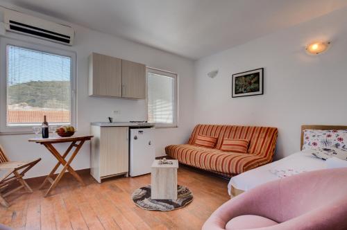 Sunny Grapes Apartments - image 5