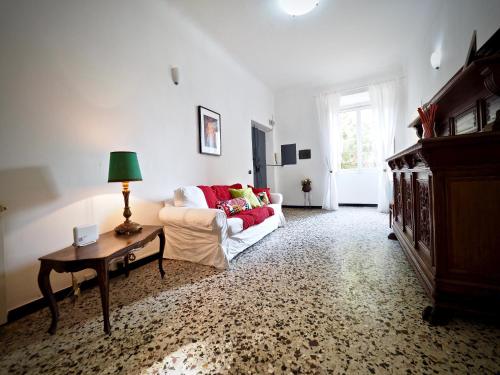 DIMORA DI FAMAGOSTA CENTRO - GENOVABNB it
