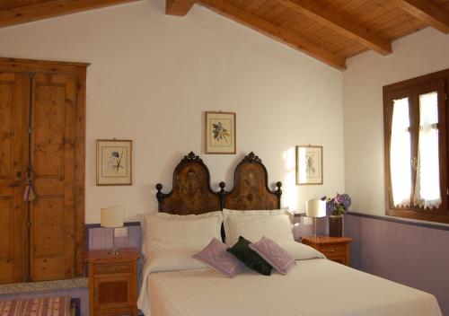 1 queen bed, 1 twin bed