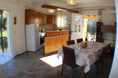  Angela's House in Sinarádes