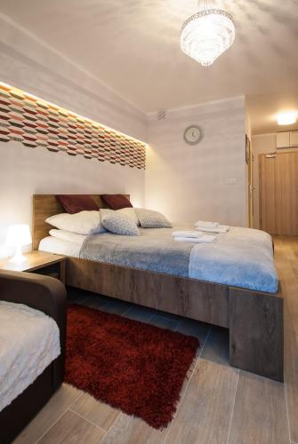 Studio Apartment with Parking image 3